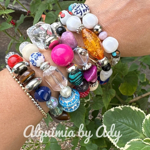 Bangle maxi bracelet lucite/acrylic/gemstones oversized statement bracelet - Picture 2 of 2